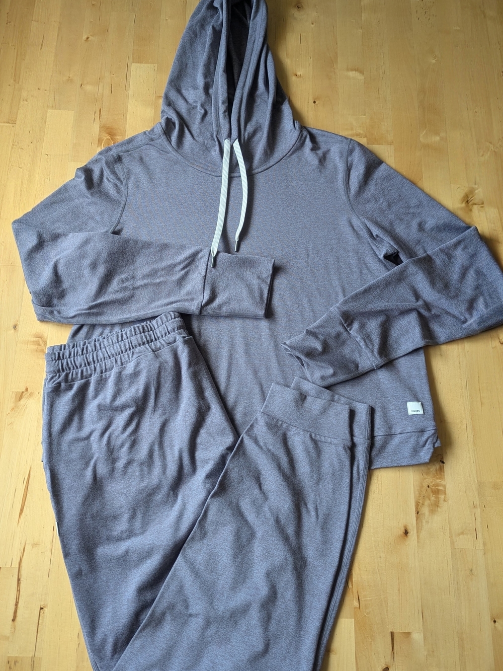 Vuori Women's Matching Set - Essential Joggers And Halo Pullover - Size Large